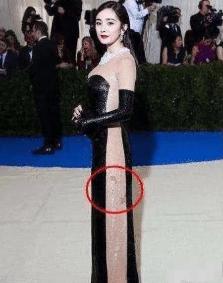 女明星露礼服,女明星惊艳礼服秀场瞬间