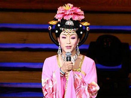香港几位反串明星,跨越性别界限的舞台传奇