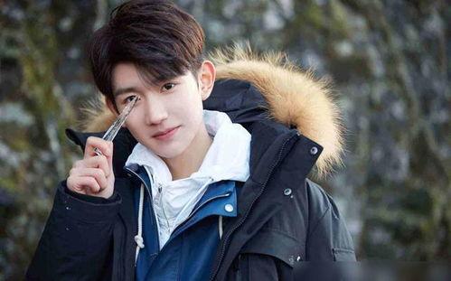 王源采访在线吃瓜,揭秘娱乐圈幕后趣事